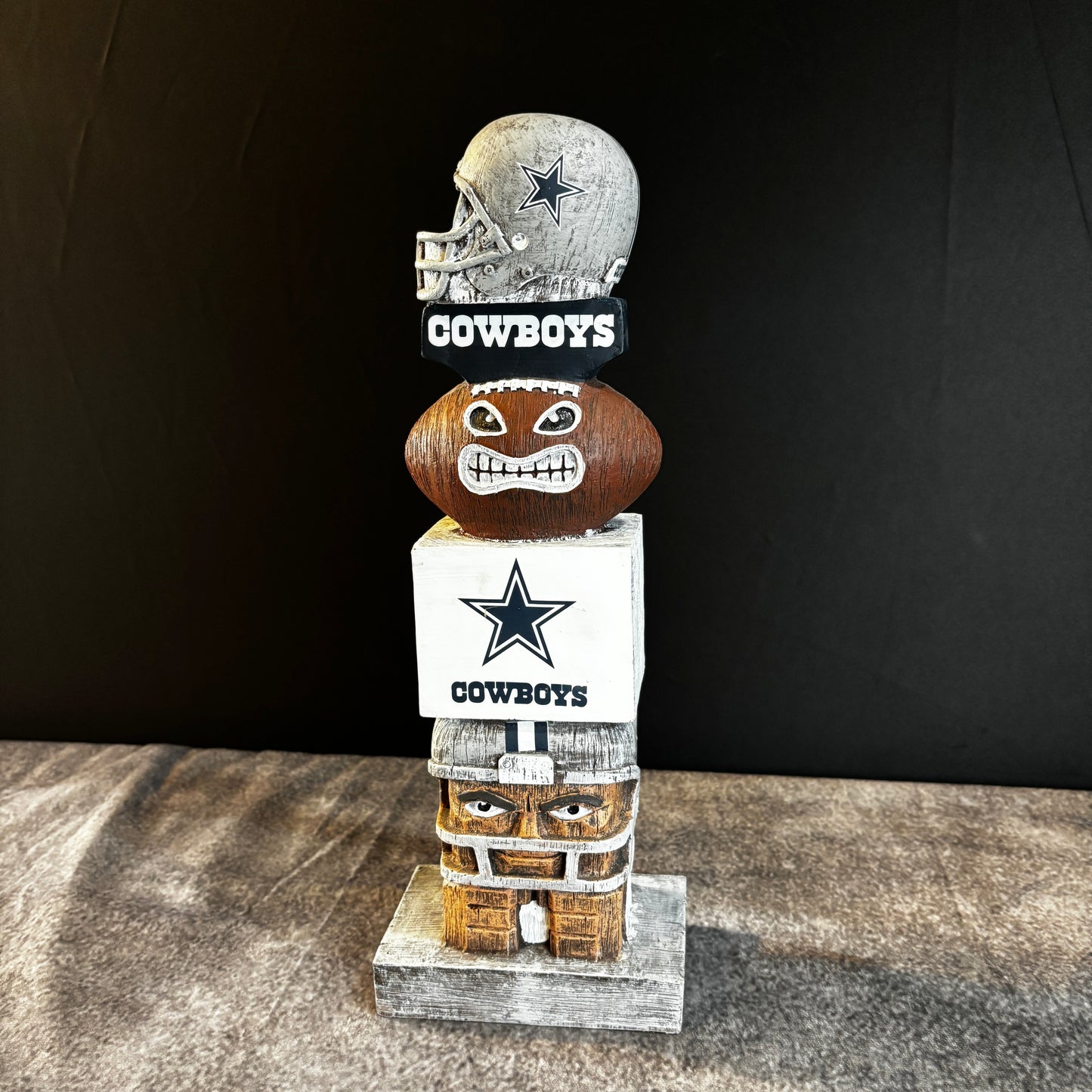 Dallas Cowboys 16 Inch Tiki Totem Garden Statue Resin Outdoor Decoration