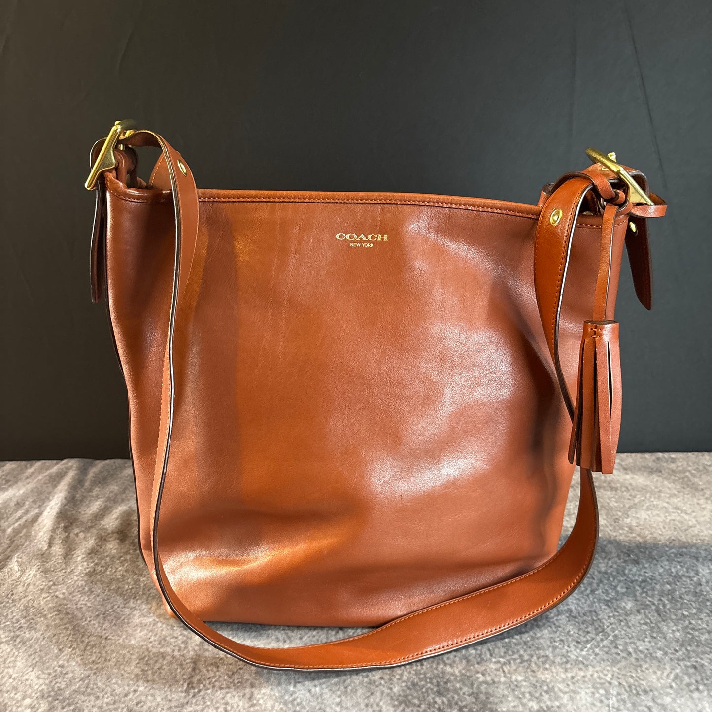 COACH legacy large duffle bag in cognac Tassel Brown Shoulder Strap Adjustable