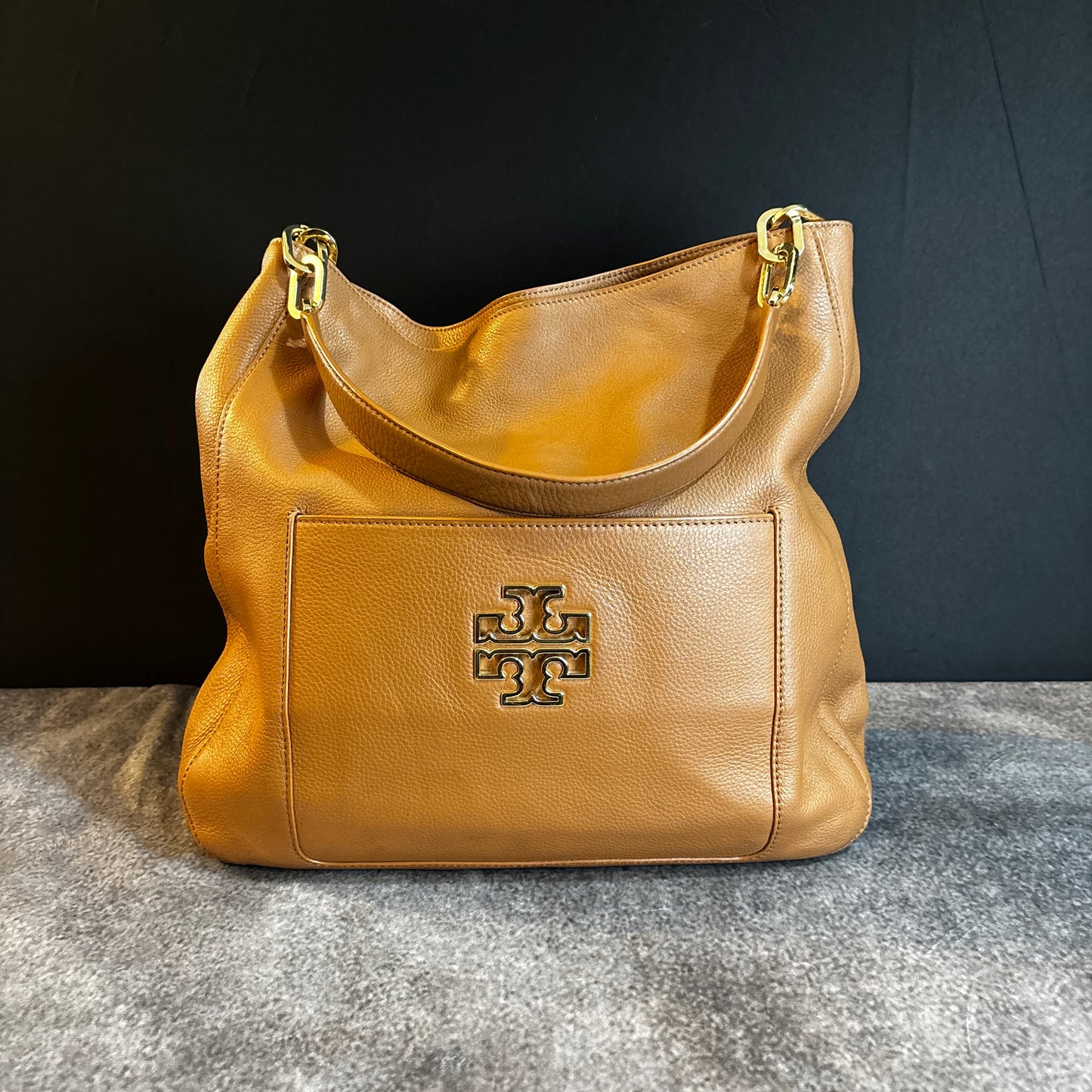 Tory Burch Tan Pebbled Shoulder Bag Logo Accent Magnetic Zip Women's Designer