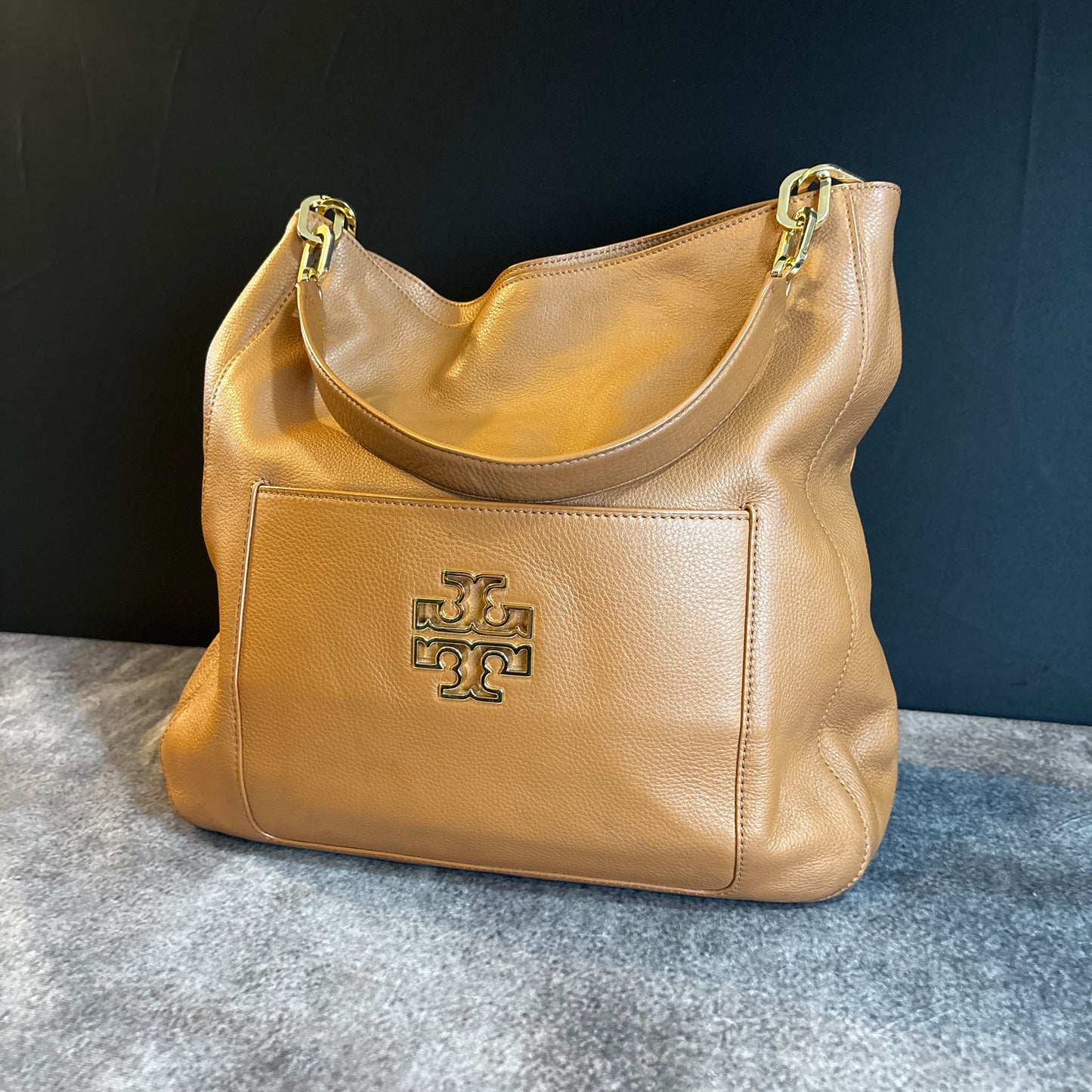 Tory Burch Tan Pebbled Shoulder Bag Logo Accent Magnetic Zip Women's Designer